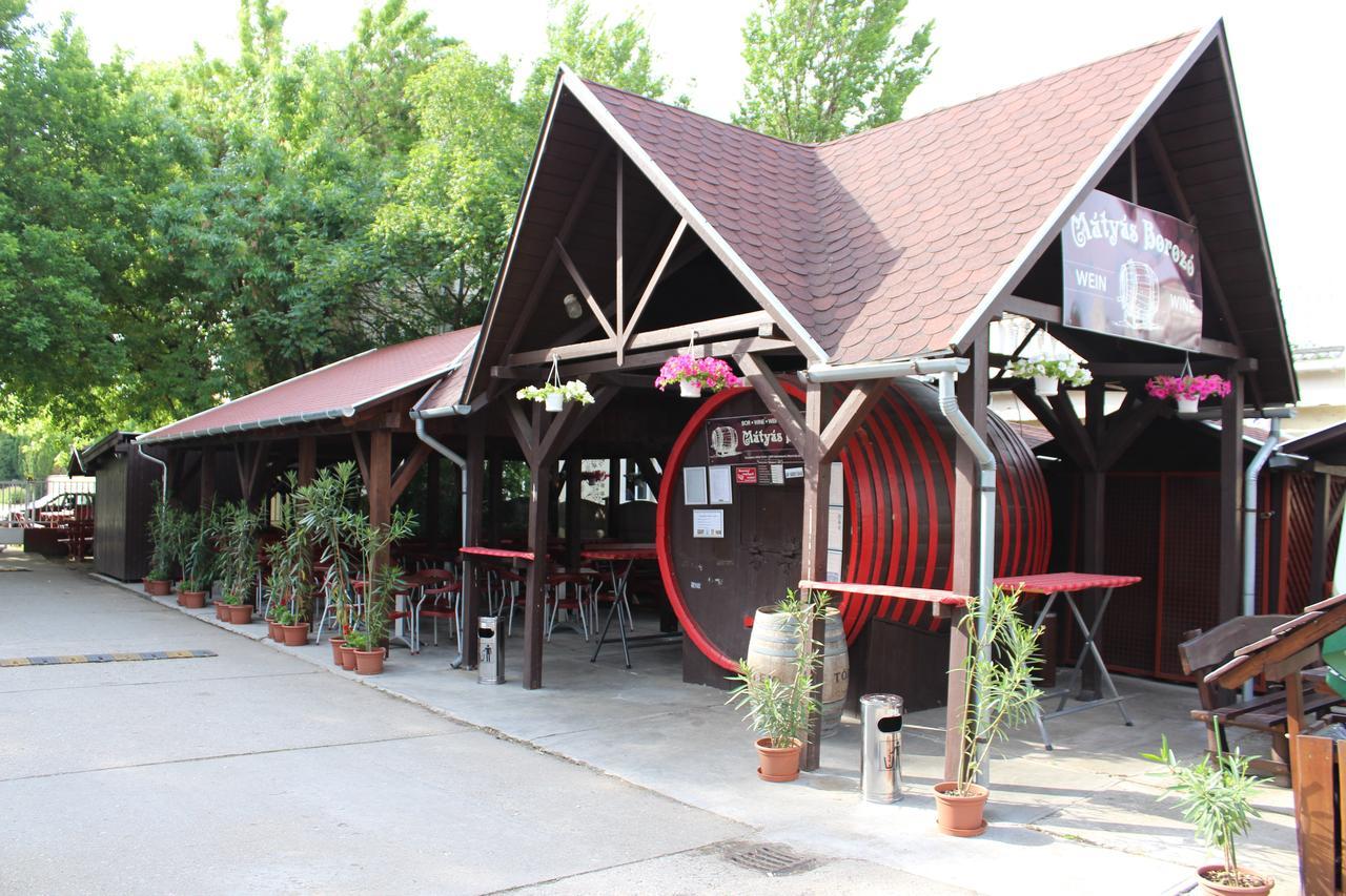 Mátyás Király Gyógy- és Wellness Hotel Hajdúszoboszló Esterno foto