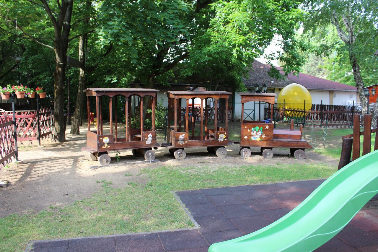 Mátyás Király Gyógy- és Wellness Hotel Hajdúszoboszló Esterno foto